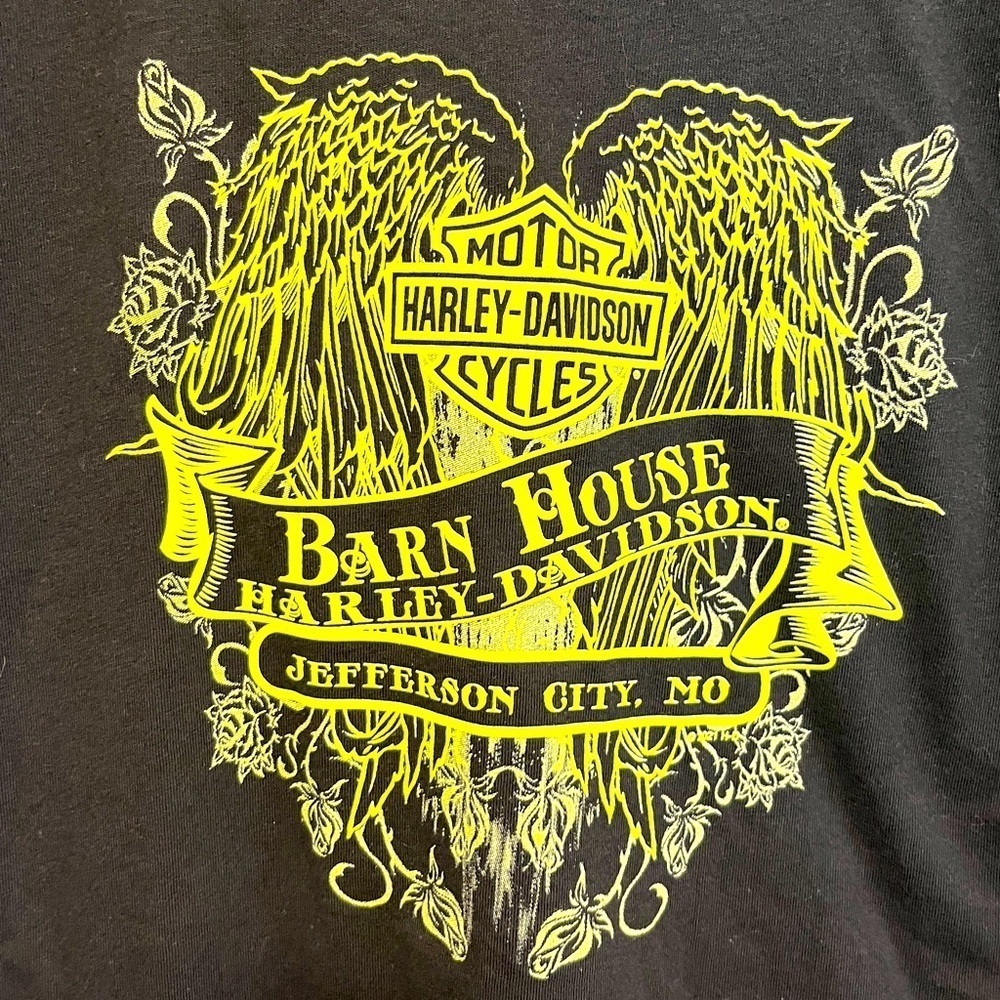 Harley-Davidson V-Neck "Barn House" T-Shirt NWT Sz M